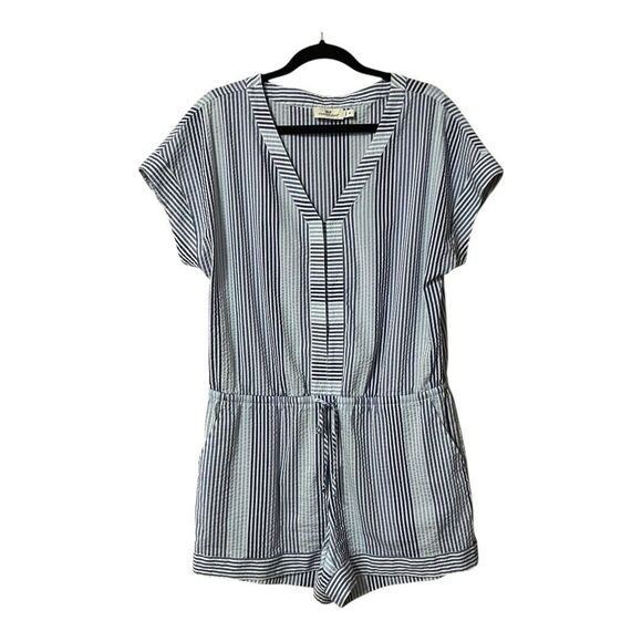 Vineyard Vines Womens Size Medium Blue White Stripe Seersucker Romper - Picture 2 of 5